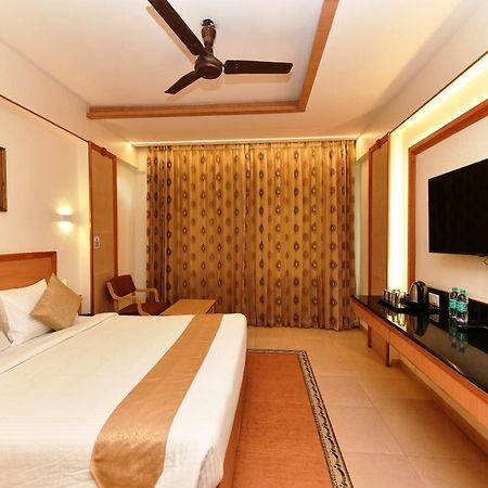 Hotel Roopa Mysore Eksteriør bilde