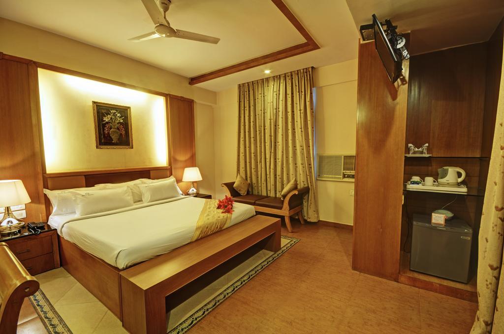 Hotel Roopa Mysore Eksteriør bilde