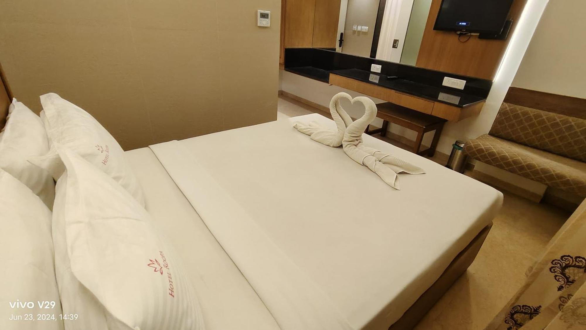 Hotel Roopa Mysore Eksteriør bilde