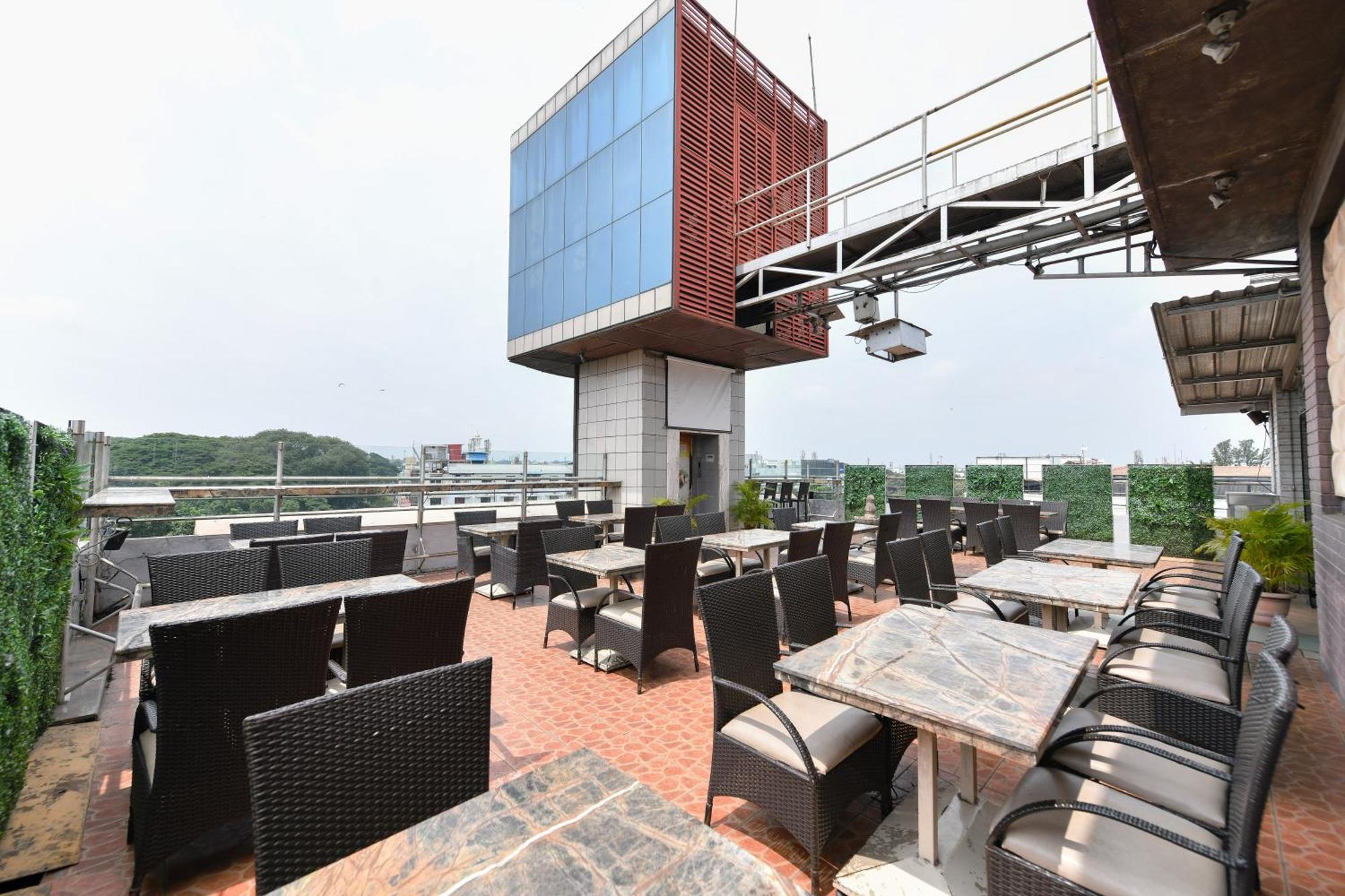 Hotel Roopa Mysore Eksteriør bilde