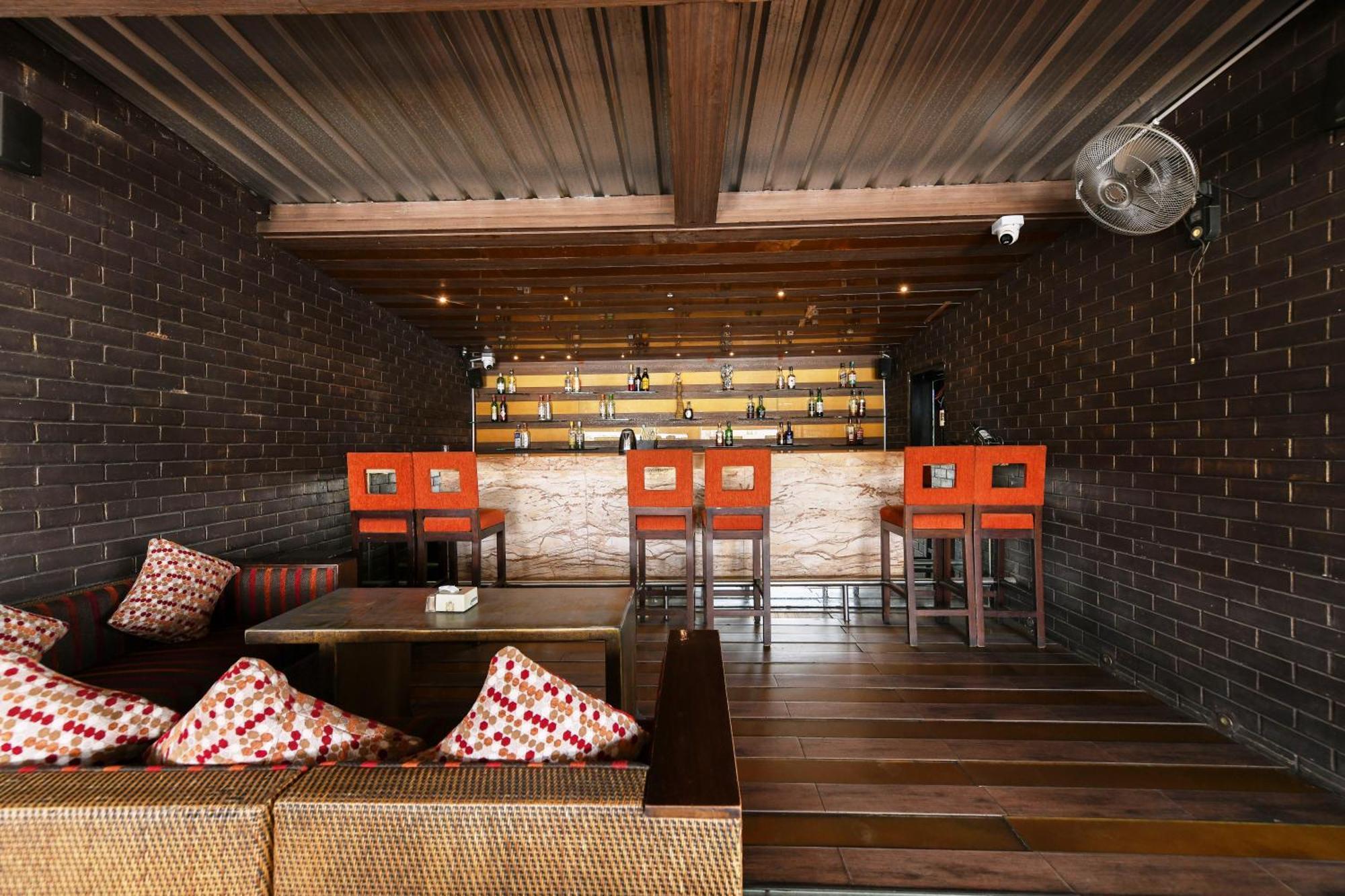 Hotel Roopa Mysore Eksteriør bilde