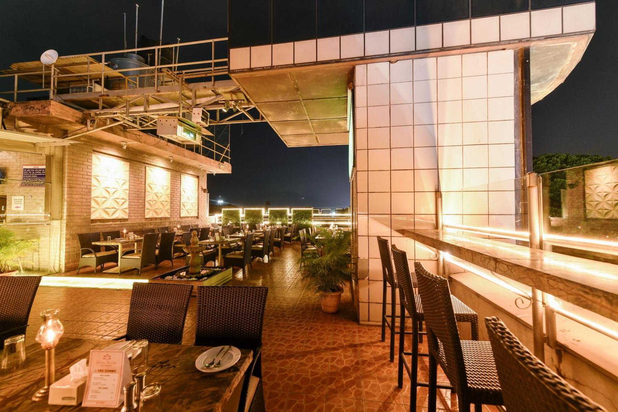 Hotel Roopa Mysore Eksteriør bilde