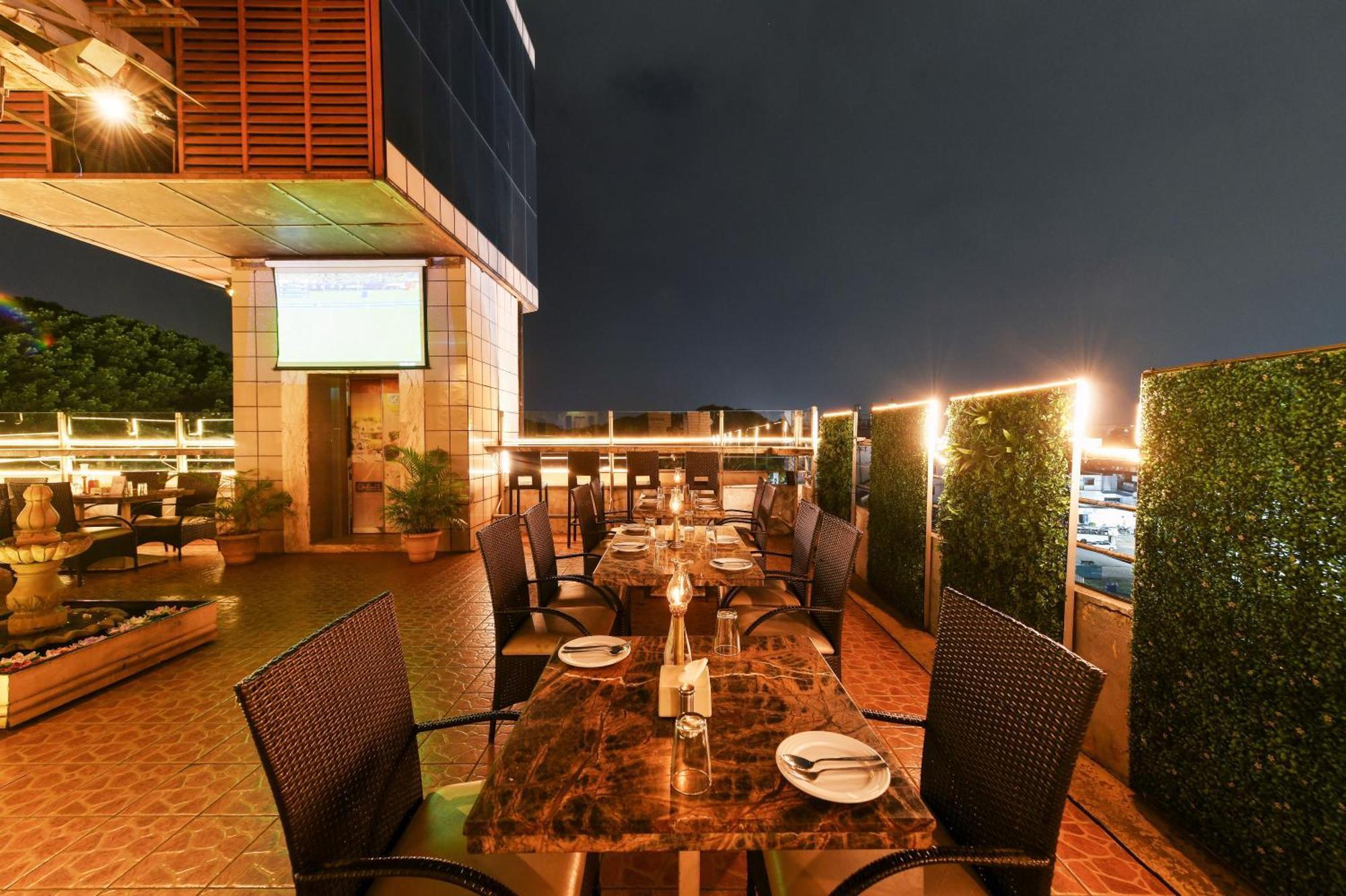 Hotel Roopa Mysore Eksteriør bilde