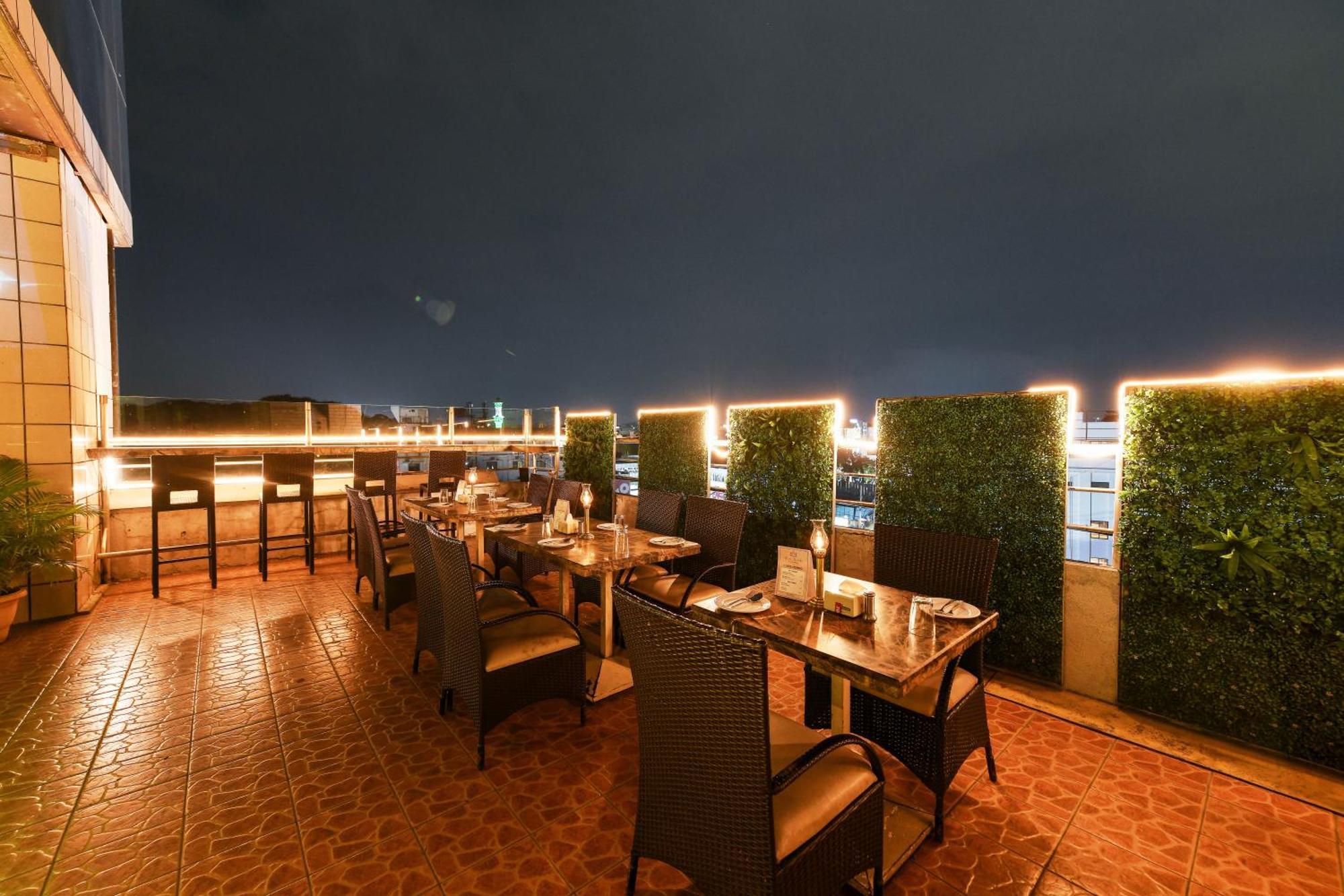 Hotel Roopa Mysore Eksteriør bilde