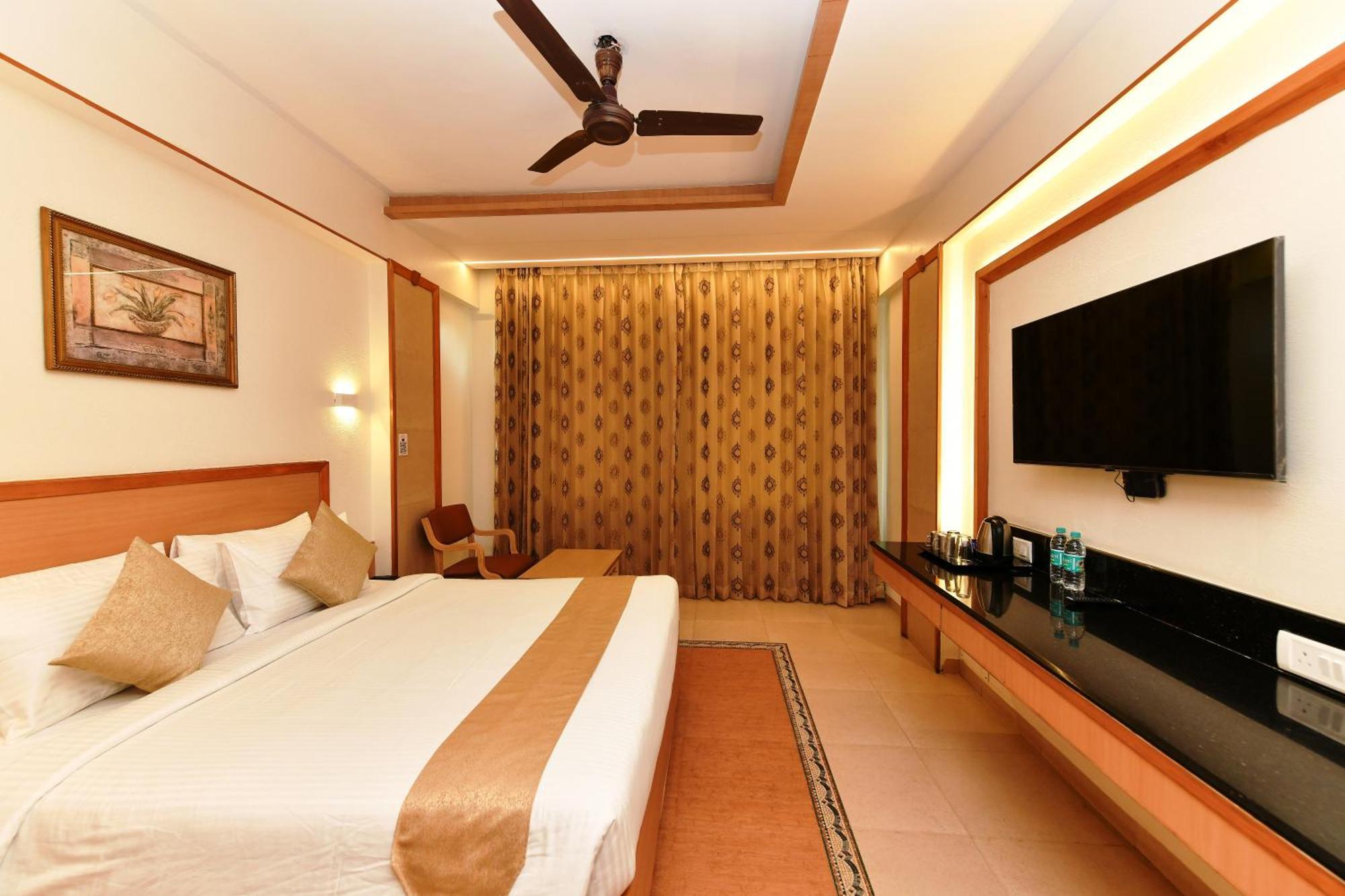 Hotel Roopa Mysore Eksteriør bilde